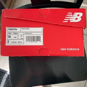 New Balance Mens baseball shoes